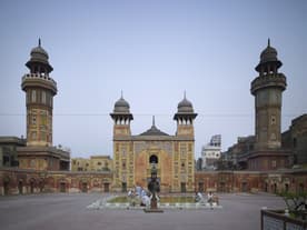 Wazir Khan Mosque (Masjid) History and Details