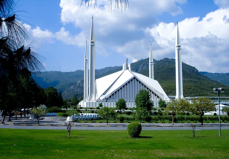 Faisal Mosque (Masjid) Islamabad Location & Construction Information